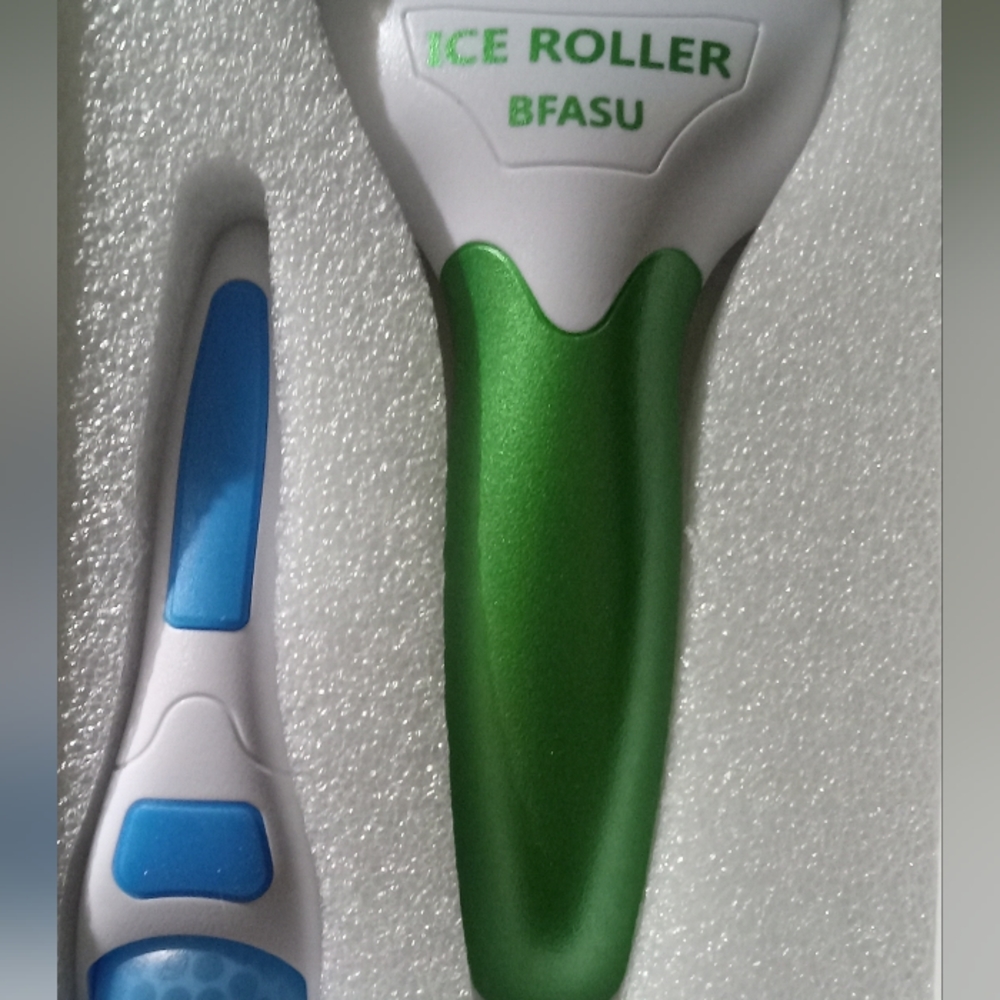 NIB BFASU Ice Roller for Face&Eye Puffiness/ Migraine Relief 2 in 1